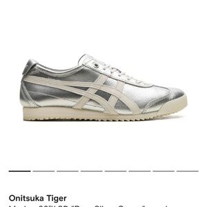 NWT Silver onitsuka tiger Mexico 66 SD